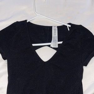 FOREVER 21 backless black V neck top!! SIZE: s